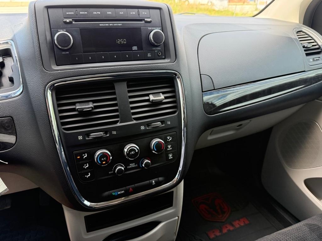 Dodge Grand Caravan SE 2013