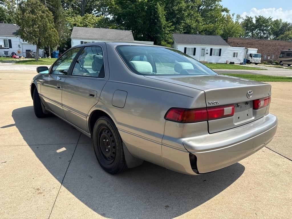Toyota Camry CE 1999