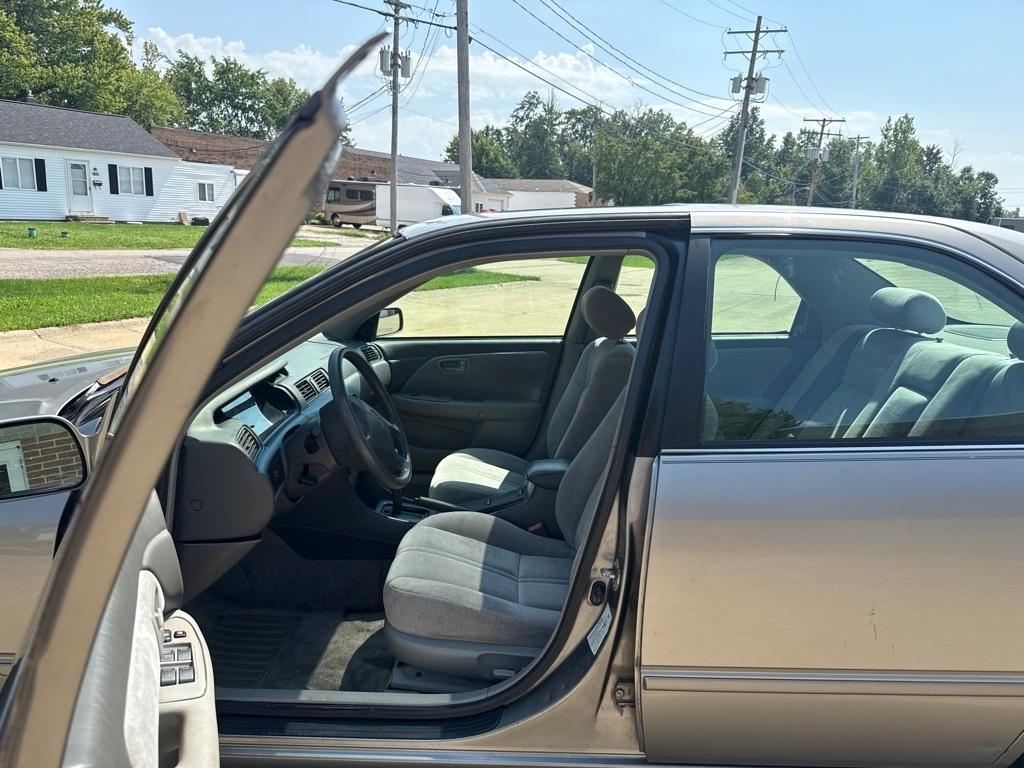 Toyota Camry CE 1999