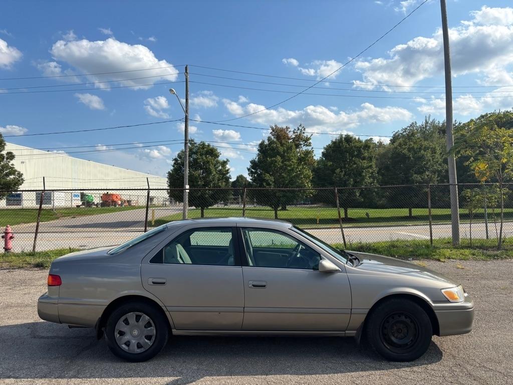 Toyota Camry CE 2001