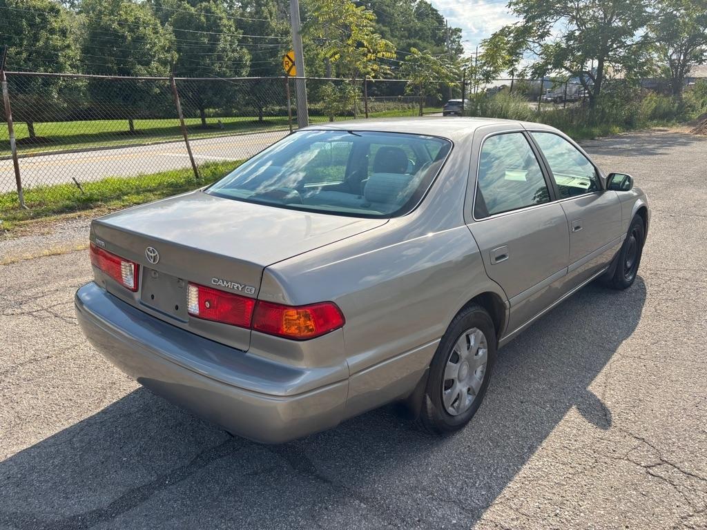 Toyota Camry CE 2001
