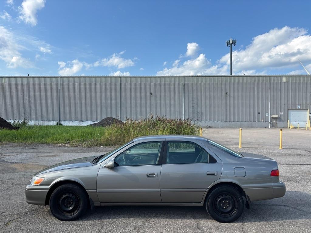 Toyota Camry CE 2001