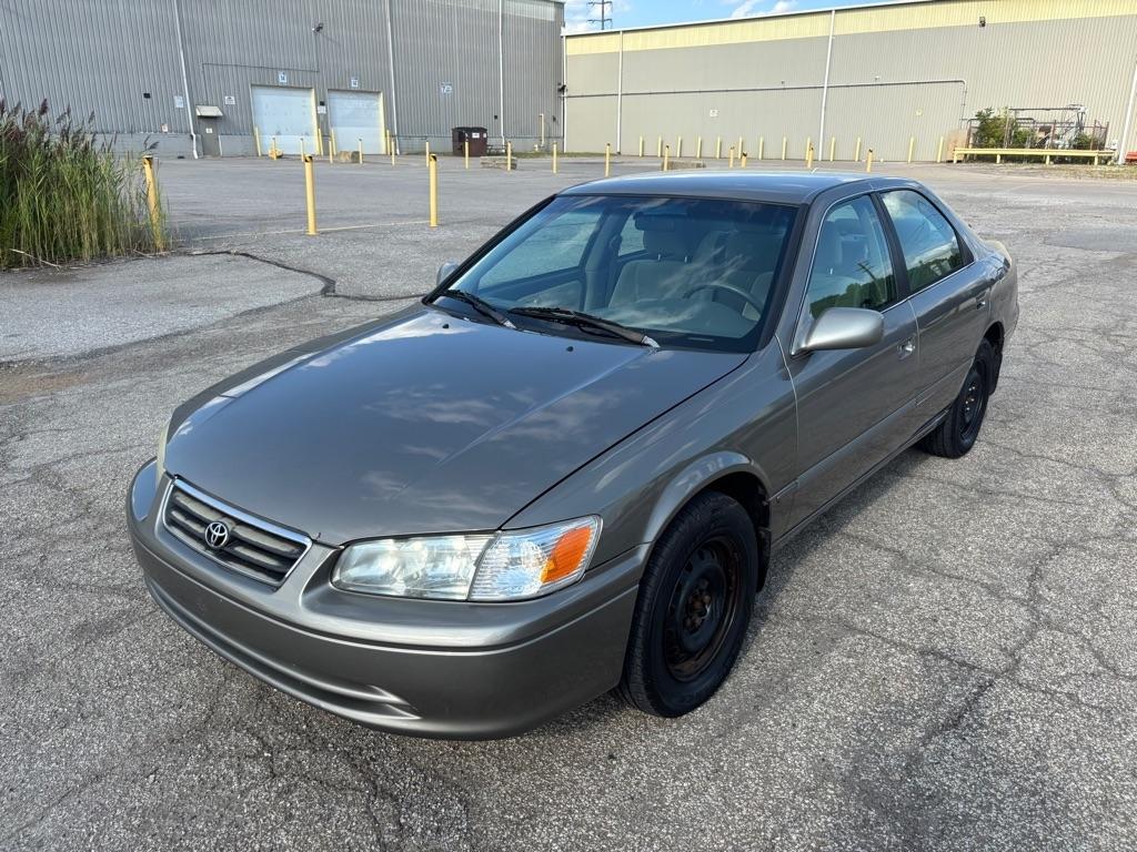Toyota Camry CE 2001