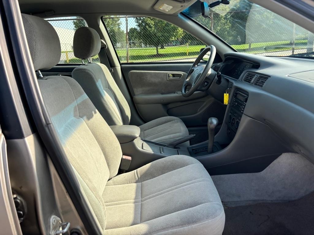 Toyota Camry CE 2001