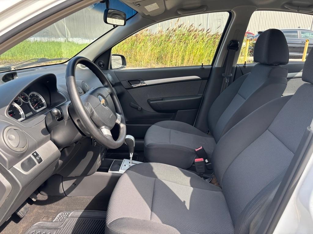 Chevrolet Aveo LS 4-Door 2011