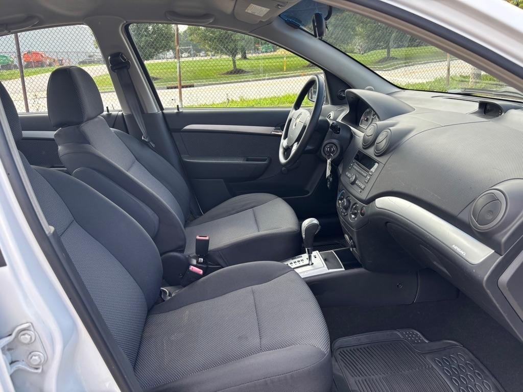 Chevrolet Aveo LS 4-Door 2011