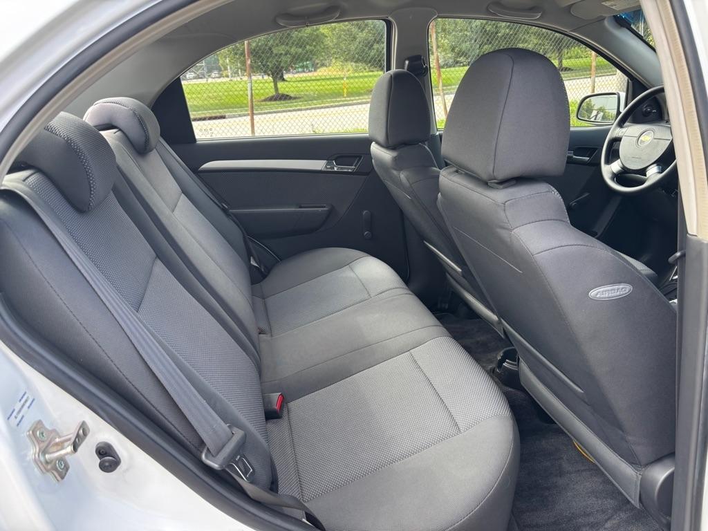 Chevrolet Aveo LS 4-Door 2011
