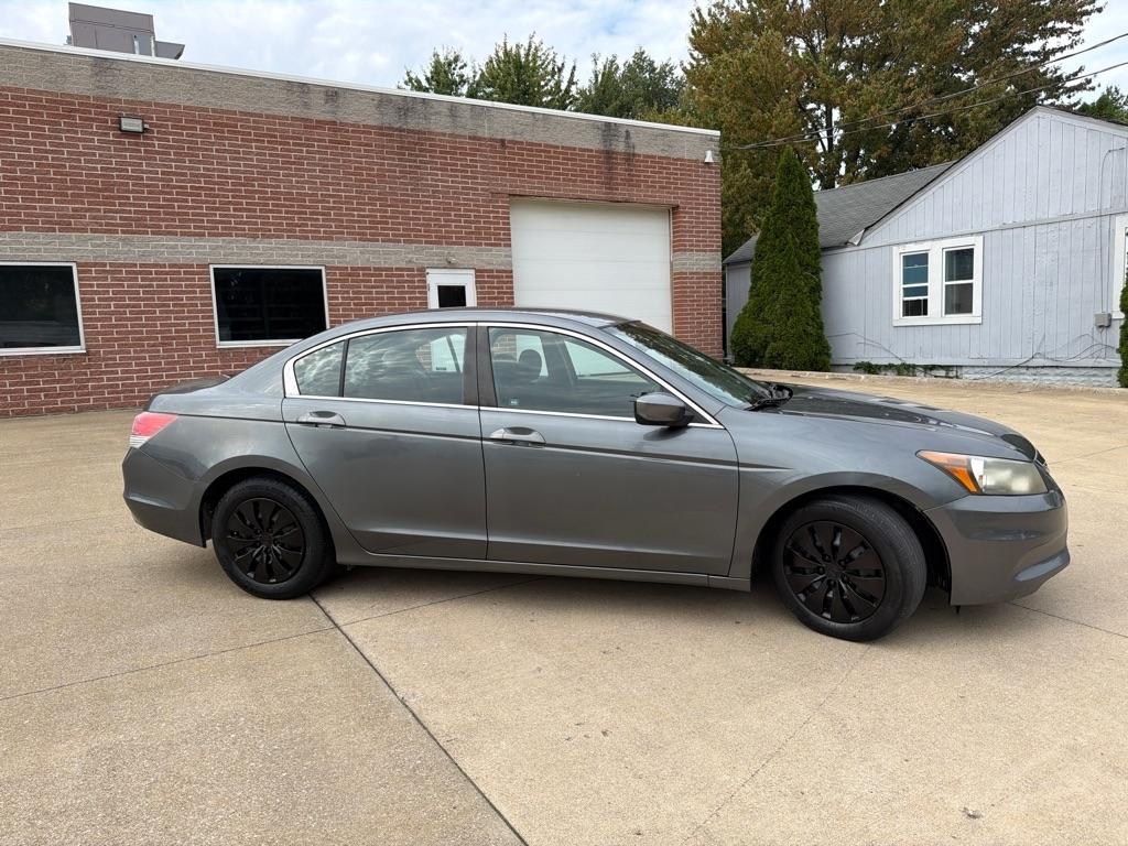 Honda Accord LX sedan AT 2012