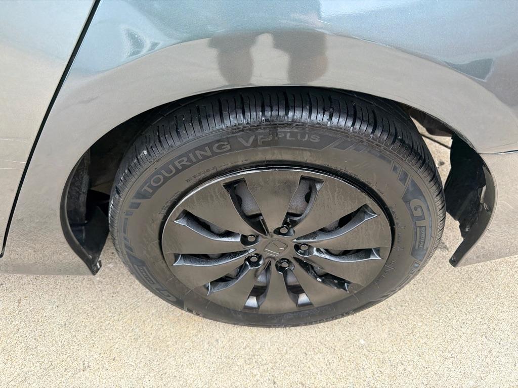 Honda Accord LX sedan AT 2012