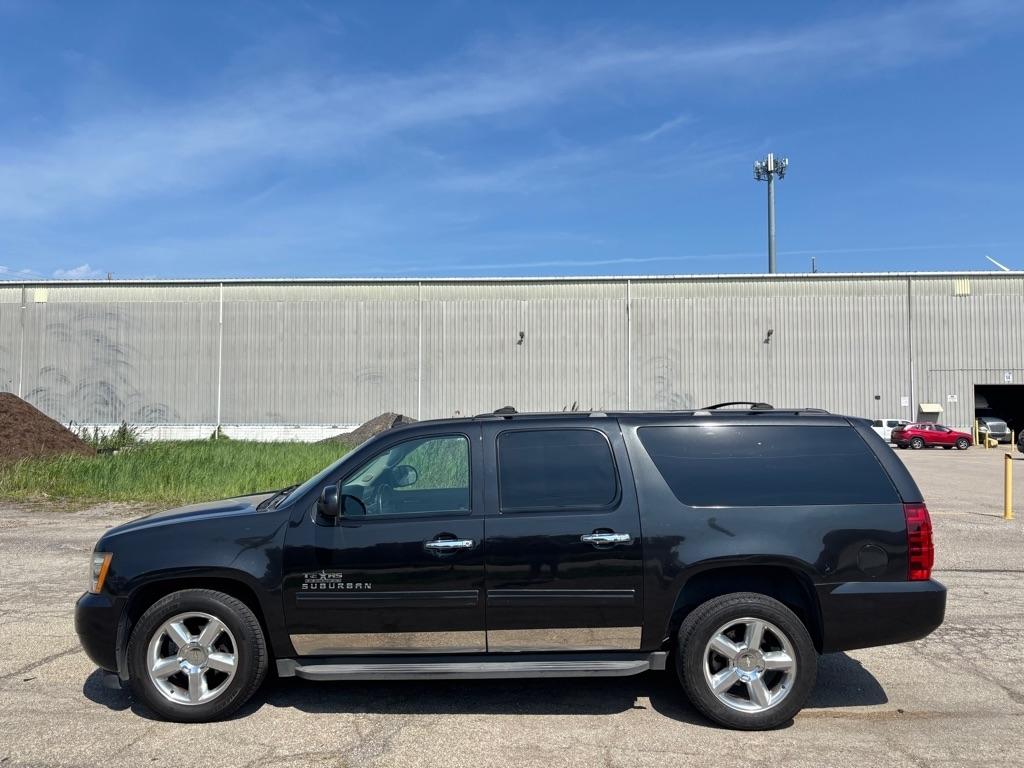 Chevrolet Suburban LS 1500 2WD 2013