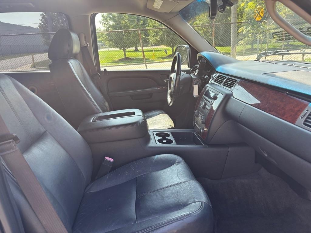Chevrolet Suburban LS 1500 2WD 2013