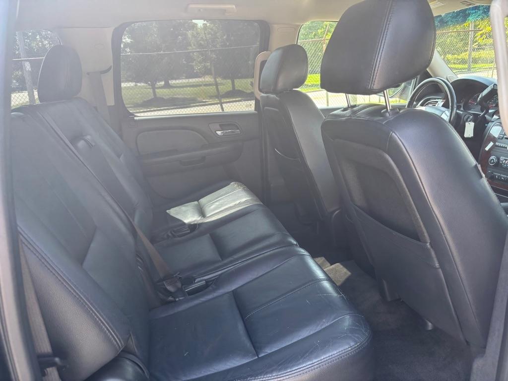 Chevrolet Suburban LS 1500 2WD 2013
