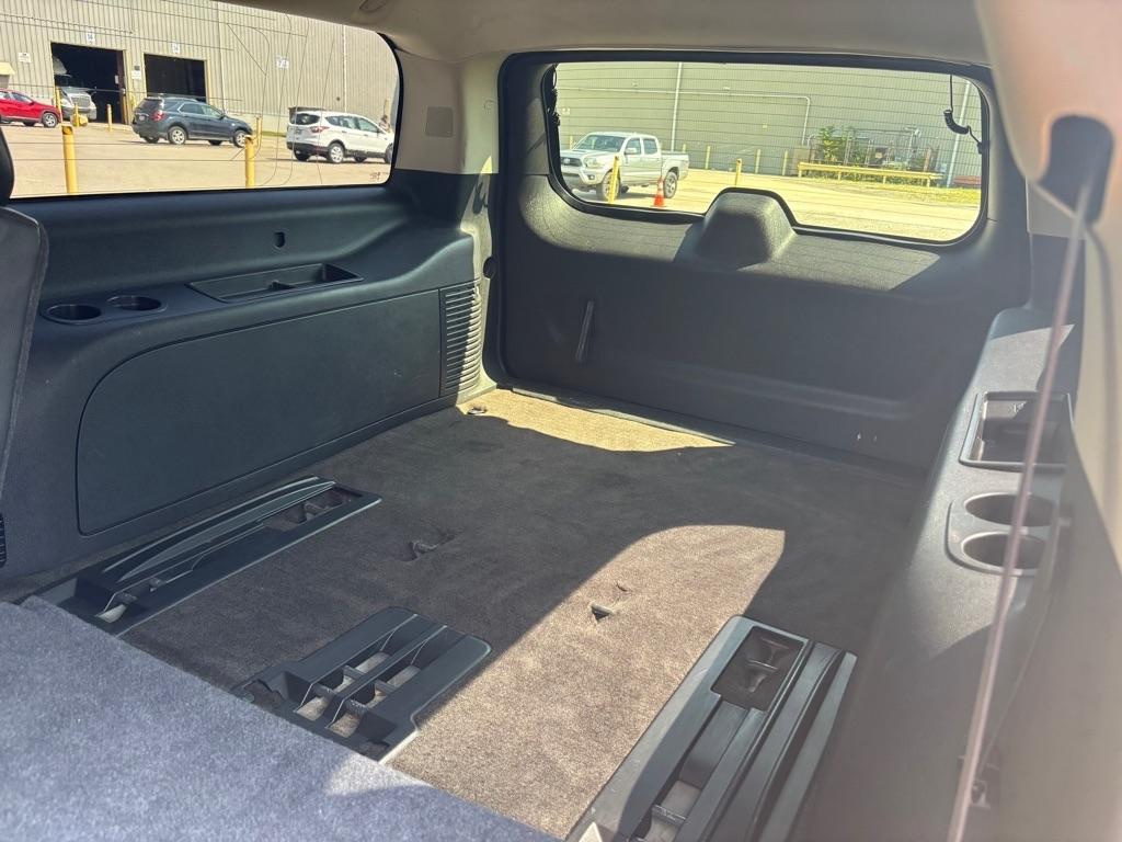 Chevrolet Suburban LS 1500 2WD 2013
