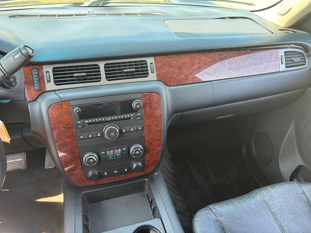 Chevrolet Suburban LS 1500 2WD 2013
