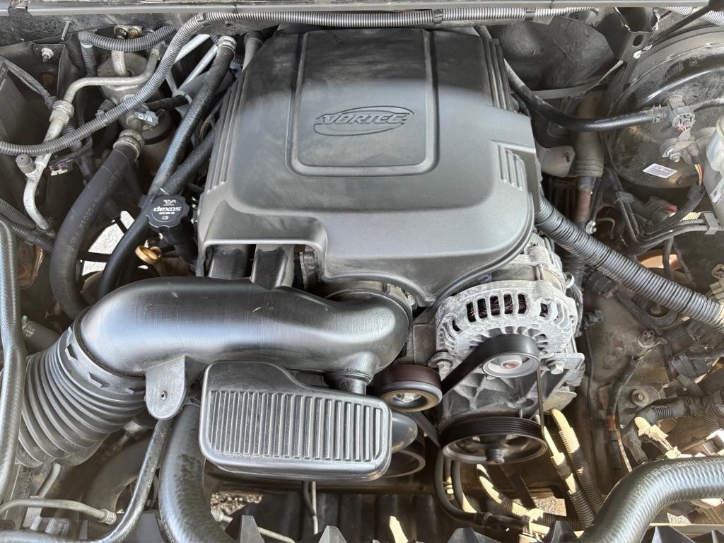 Chevrolet Suburban LS 1500 2WD 2013
