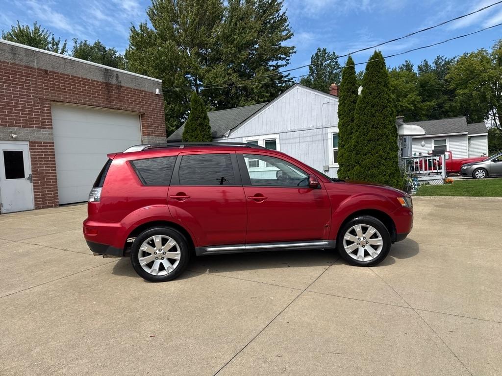 Mitsubishi Outlander SE 2WD 2011