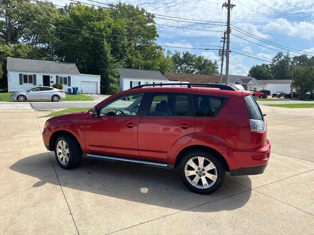 Mitsubishi Outlander SE 2WD 2011