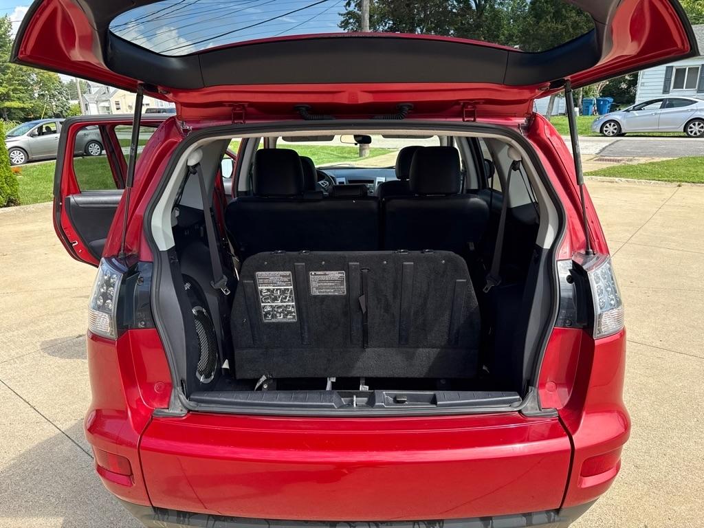 Mitsubishi Outlander SE 2WD 2011