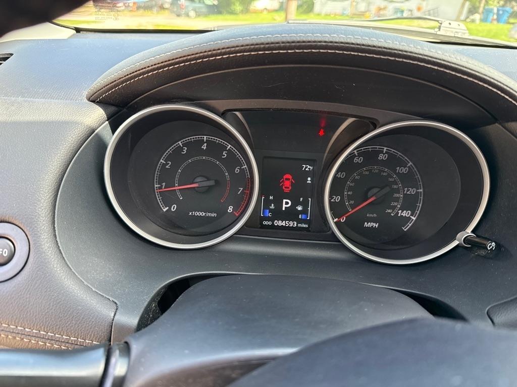 Mitsubishi Outlander SE 2WD 2011