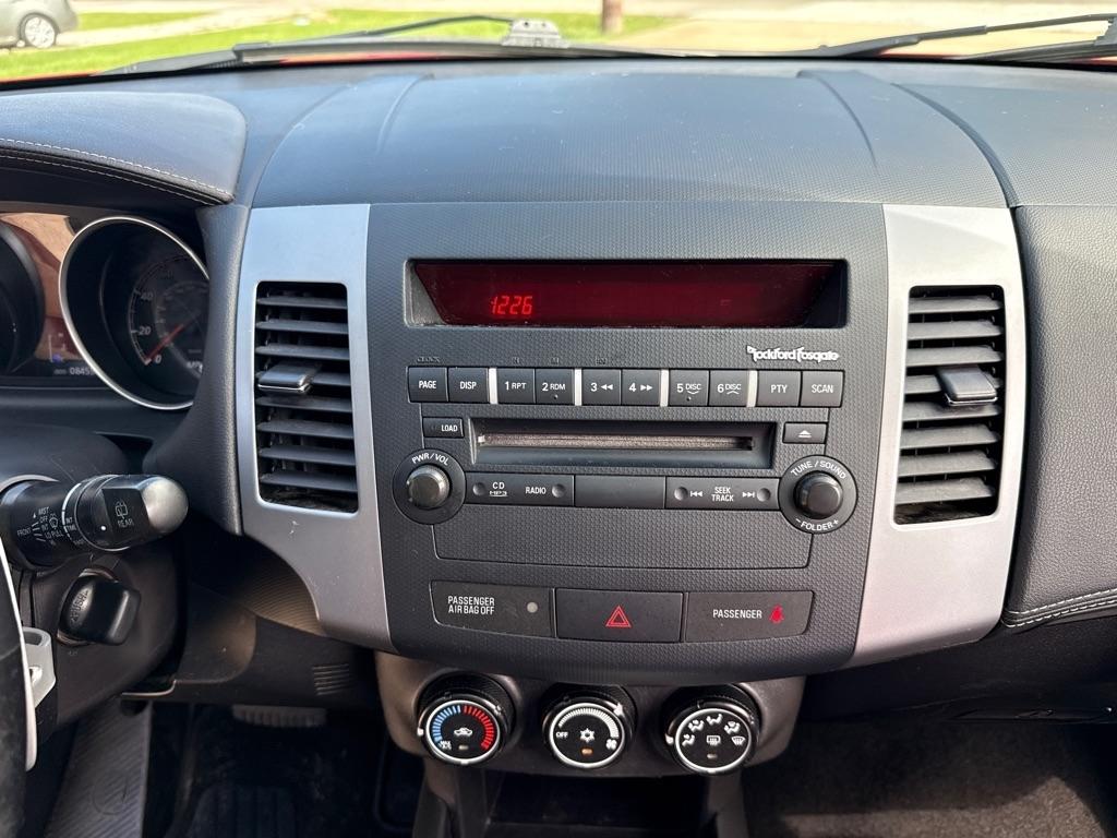 Mitsubishi Outlander SE 2WD 2011