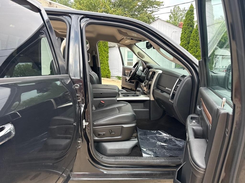 RAM 1500 Laramie Crew Cab SWB 4WD 2016