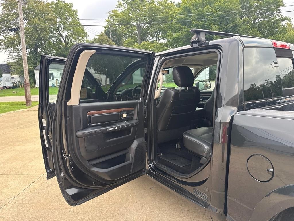 RAM 1500 Laramie Crew Cab SWB 4WD 2016
