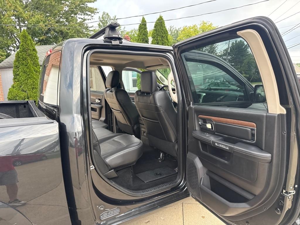 RAM 1500 Laramie Crew Cab SWB 4WD 2016