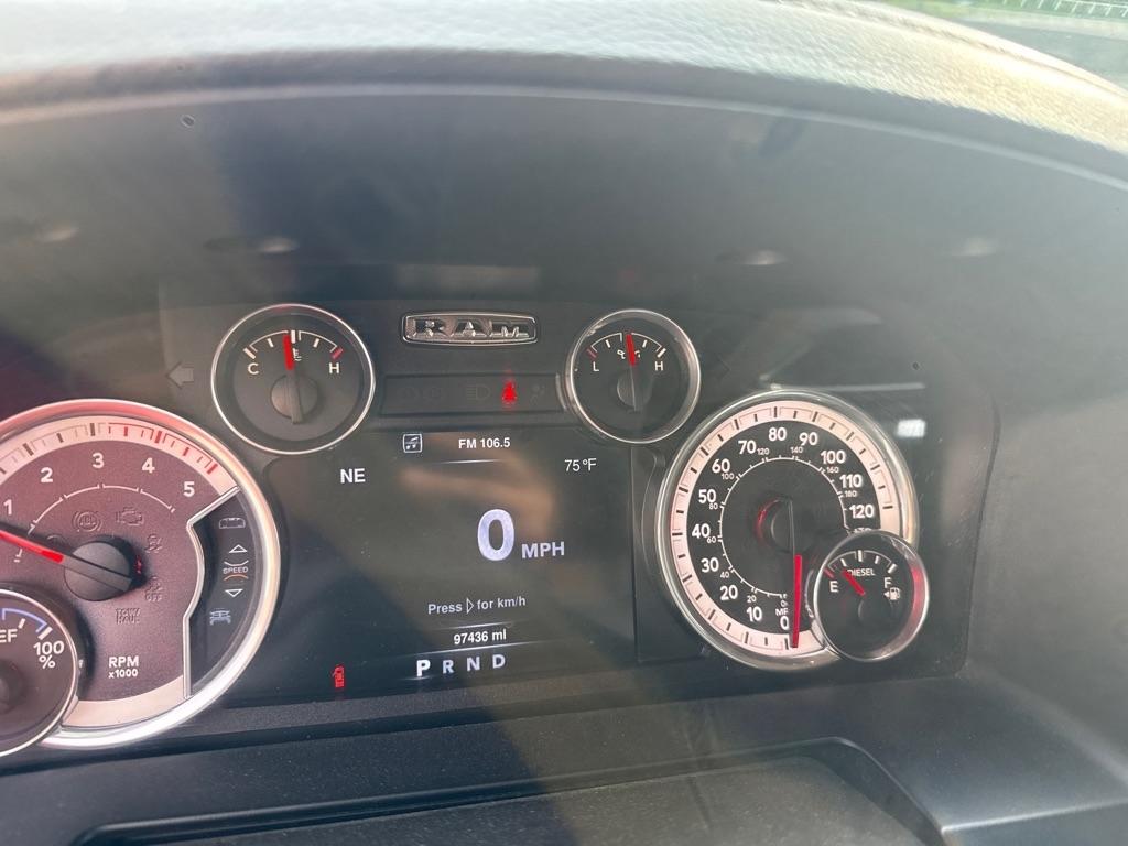 RAM 1500 Laramie Crew Cab SWB 4WD 2016