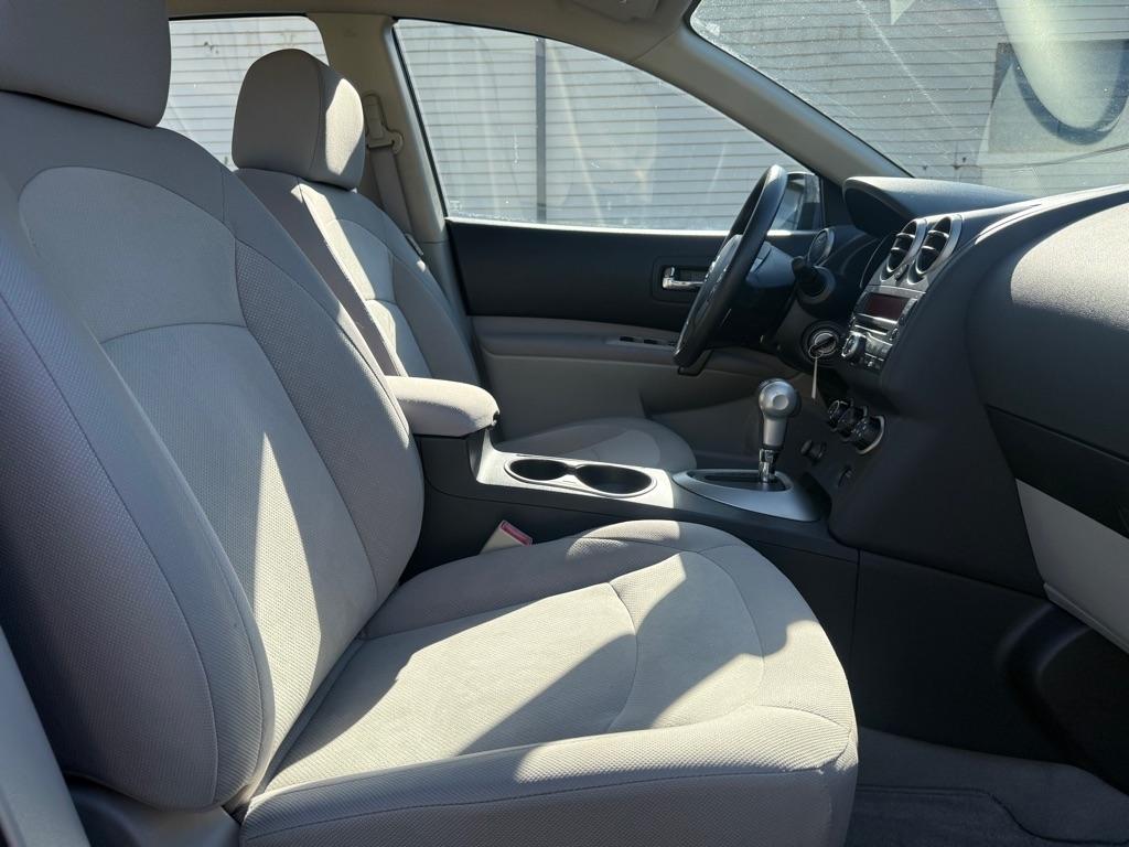 Nissan Rogue S 2WD 2010