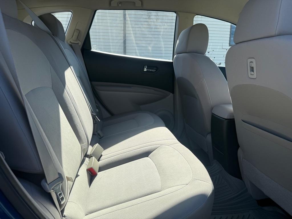 Nissan Rogue S 2WD 2010