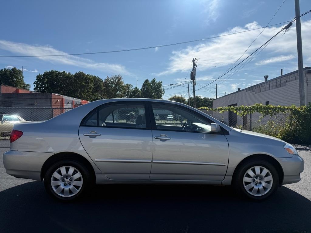 Toyota Corolla CE 2004