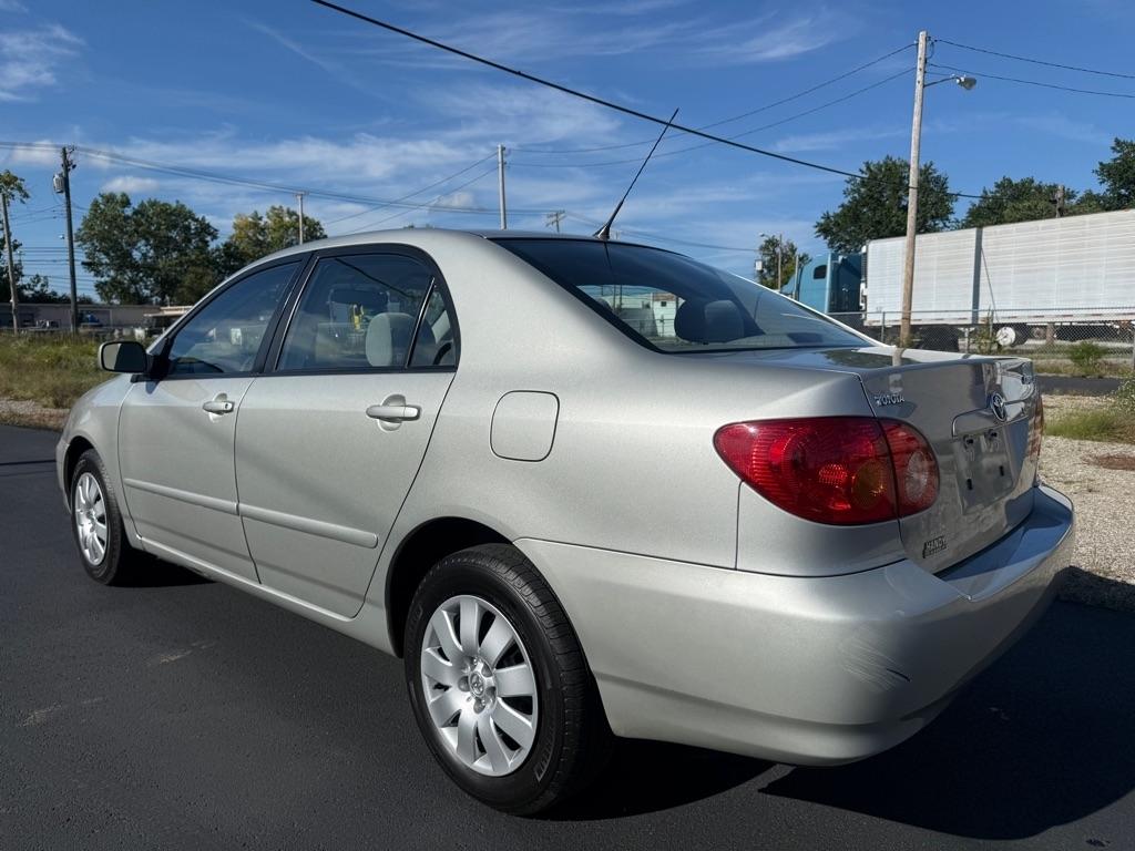 Toyota Corolla CE 2004