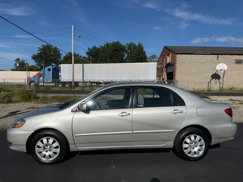 Toyota Corolla CE 2004
