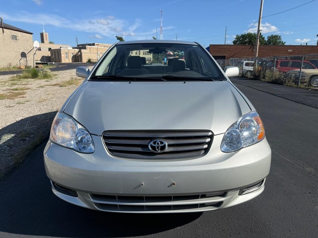 Toyota Corolla CE 2004