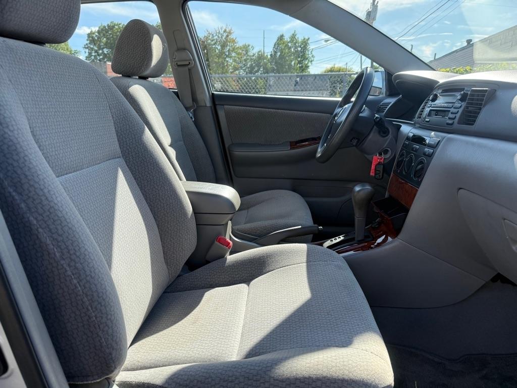 Toyota Corolla CE 2004