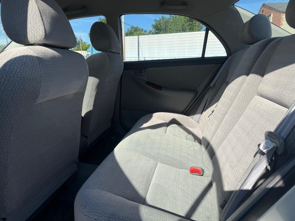 Toyota Corolla CE 2004