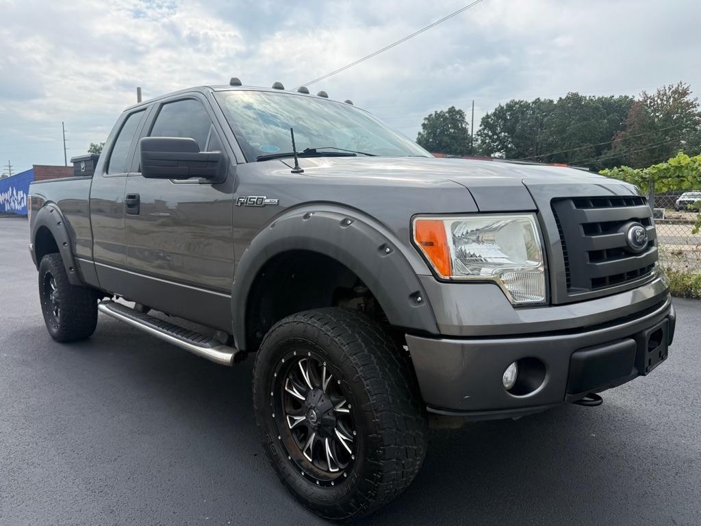 Ford F-150 XL SuperCab 8-ft. Bed 4WD 2010