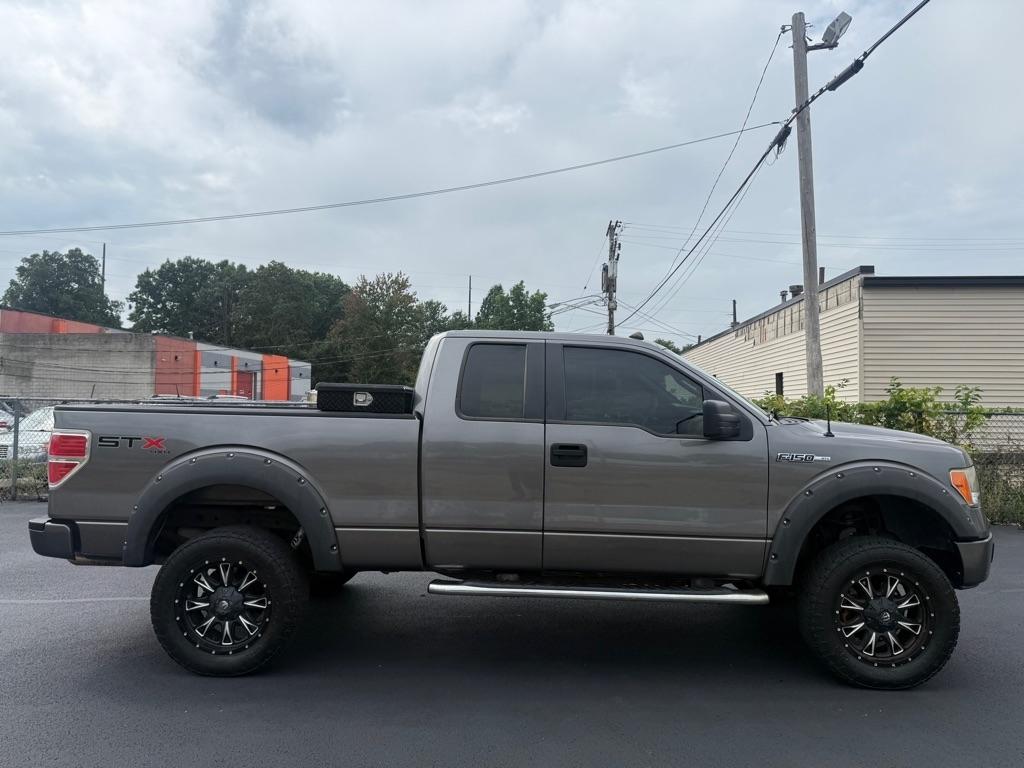 Ford F-150 XL SuperCab 8-ft. Bed 4WD 2010