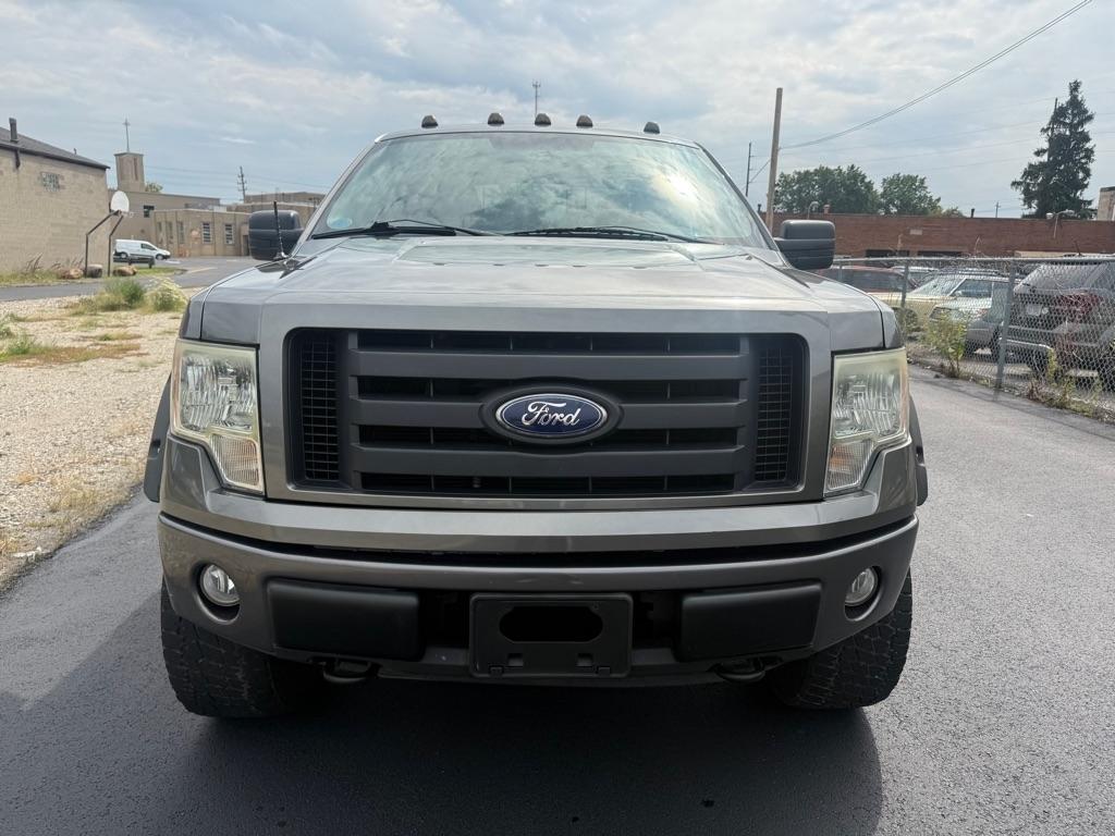 Ford F-150 XL SuperCab 8-ft. Bed 4WD 2010