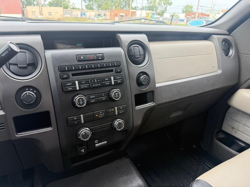 Ford F-150 XL SuperCab 8-ft. Bed 4WD 2010