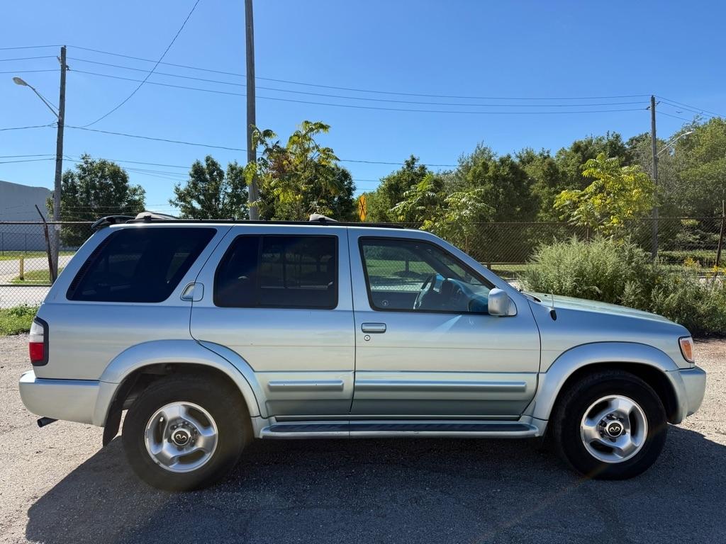 Infiniti QX4 Base 2000