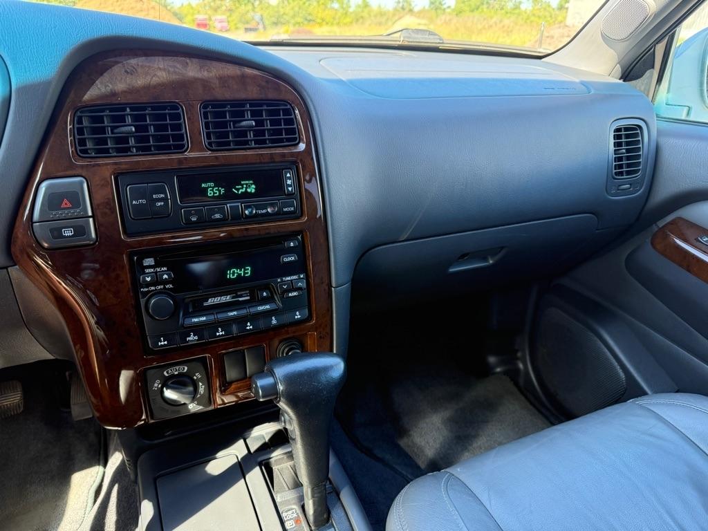 Infiniti QX4 Base 2000