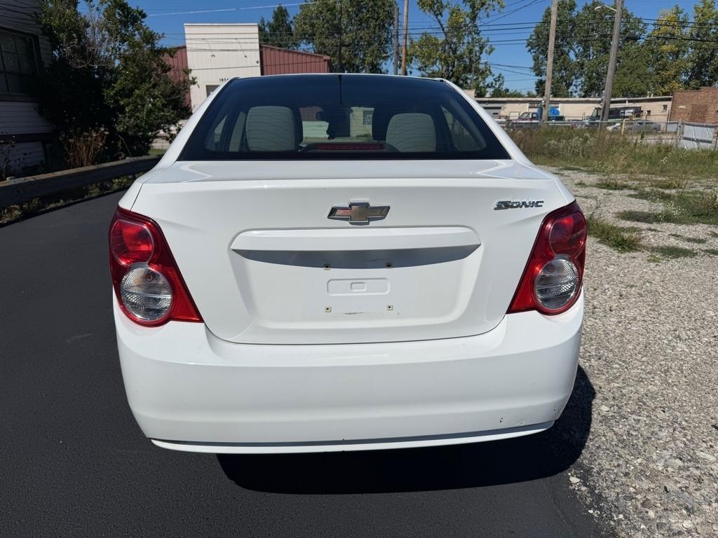 Chevrolet Sonic 2LS Sedan 2012