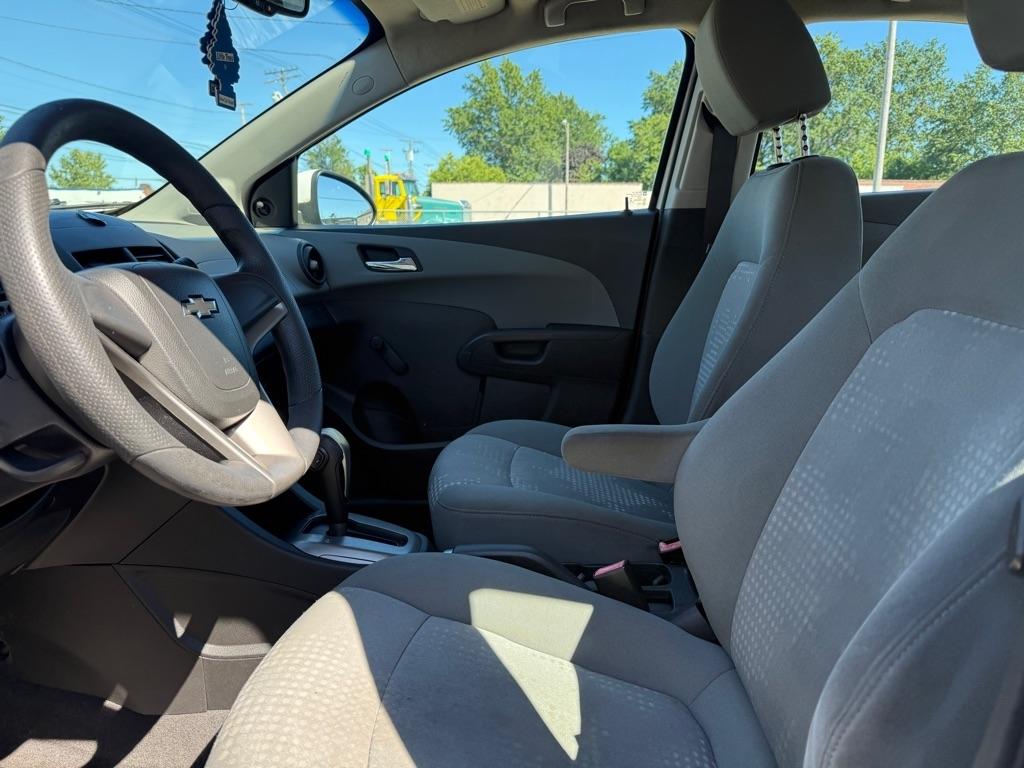 Chevrolet Sonic 2LS Sedan 2012