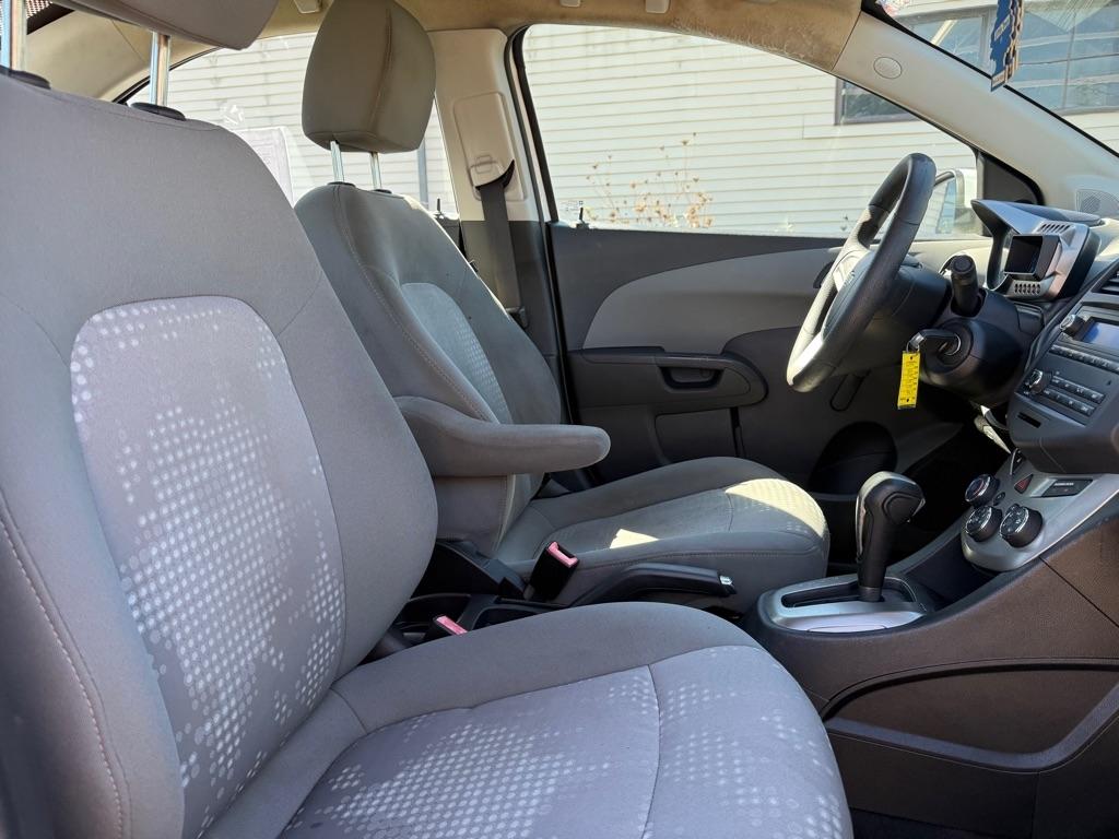 Chevrolet Sonic 2LS Sedan 2012