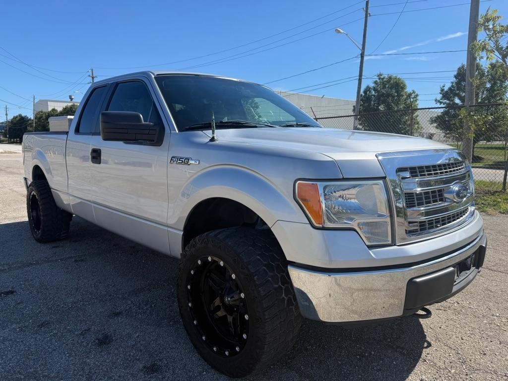 Ford F-150 XL SuperCab 8-ft. Bed 4WD 2014