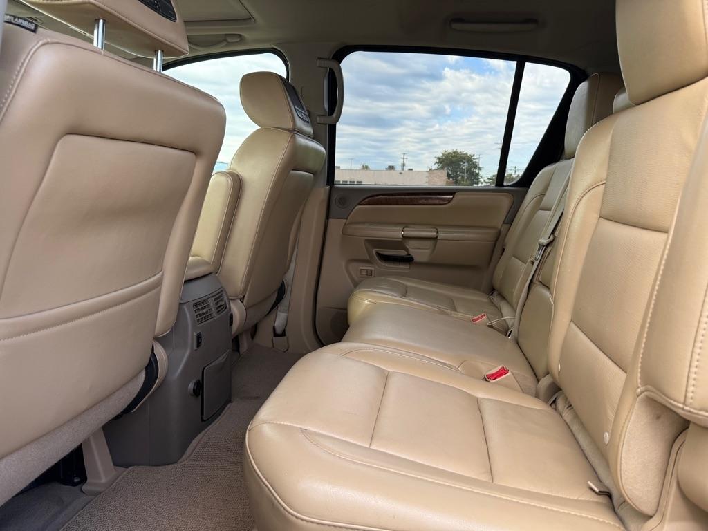 Nissan Armada SV 4WD 2014
