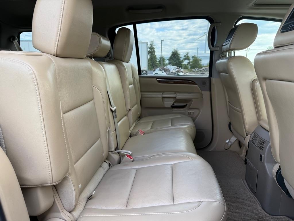 Nissan Armada SV 4WD 2014