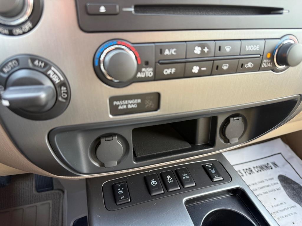 Nissan Armada SV 4WD 2014