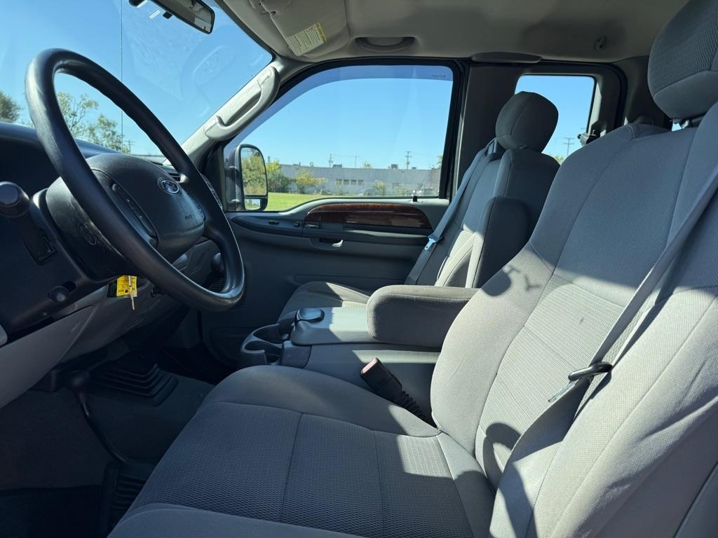 Ford F-250 SD XL SuperCab 4WD 2004
